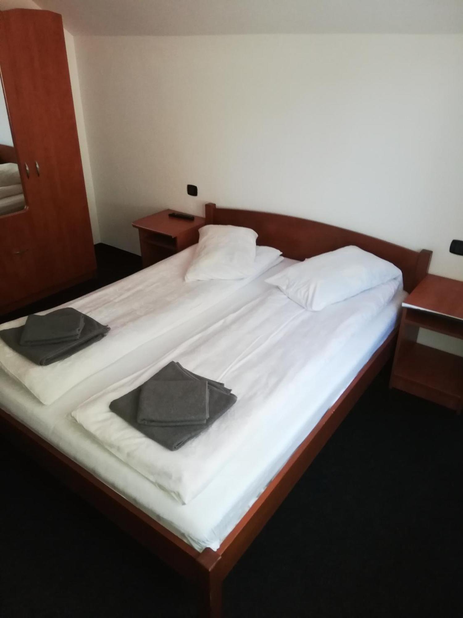 Cabana Cascada Cailor Hotel Borsa  Room photo